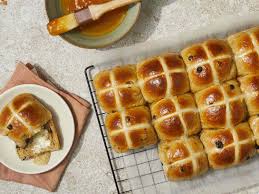 Hot cross bun, 10s